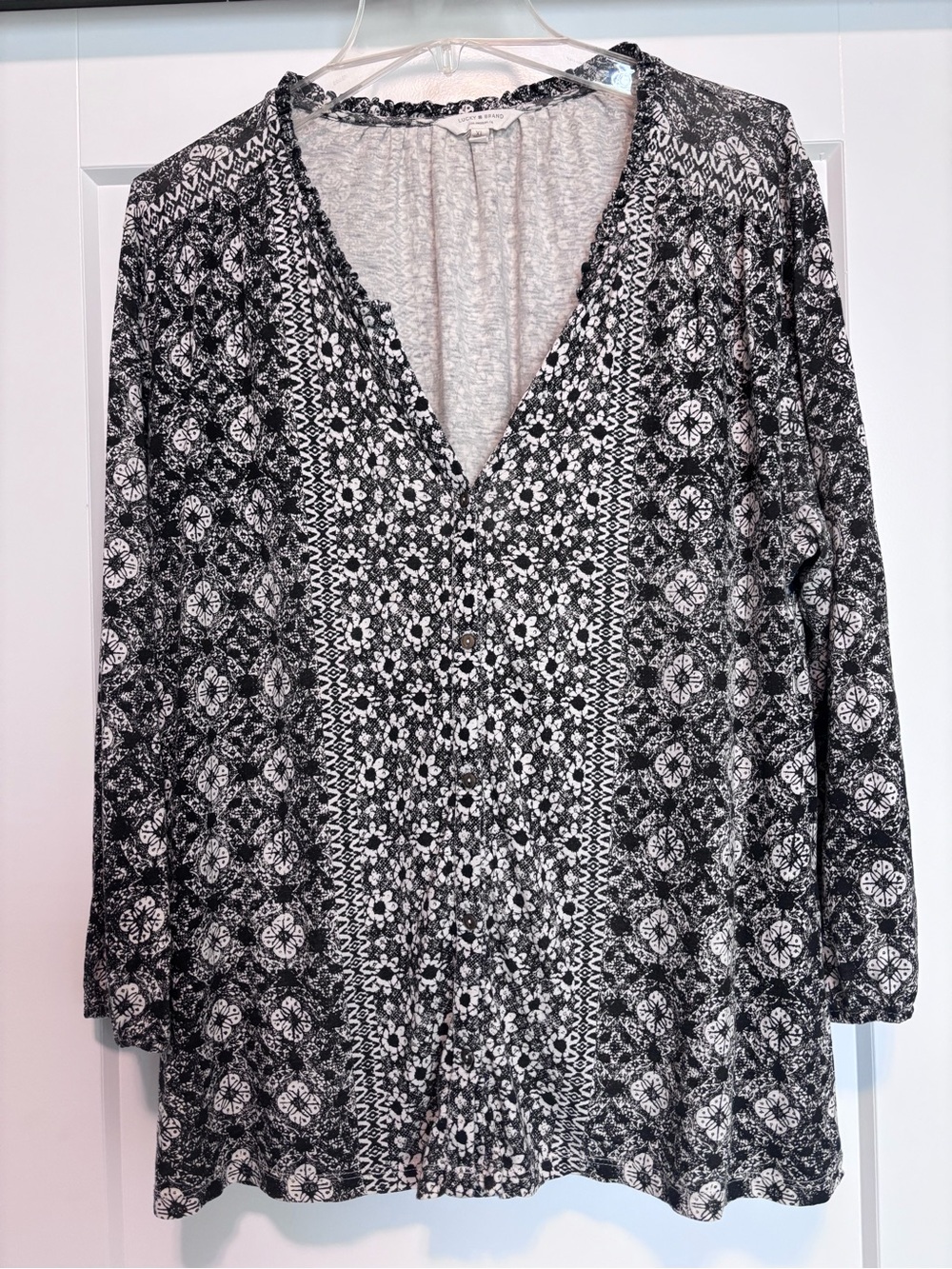 Lucky Brand Black & White V-Neck Patterned Tunic 3/4 sleeve